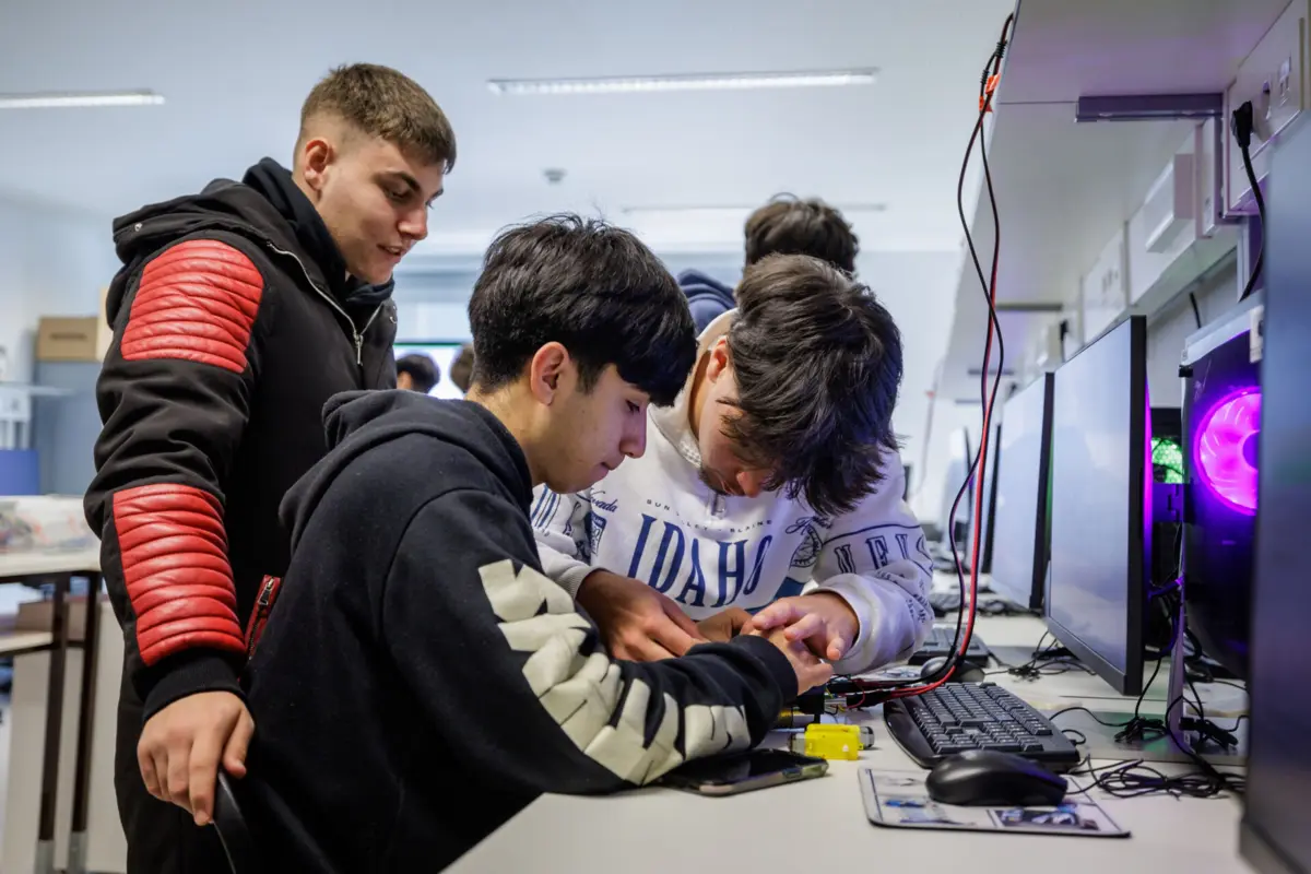 Alunos confessam sentirem-se felizes com as máquinas que têm ao seu dispor este ano