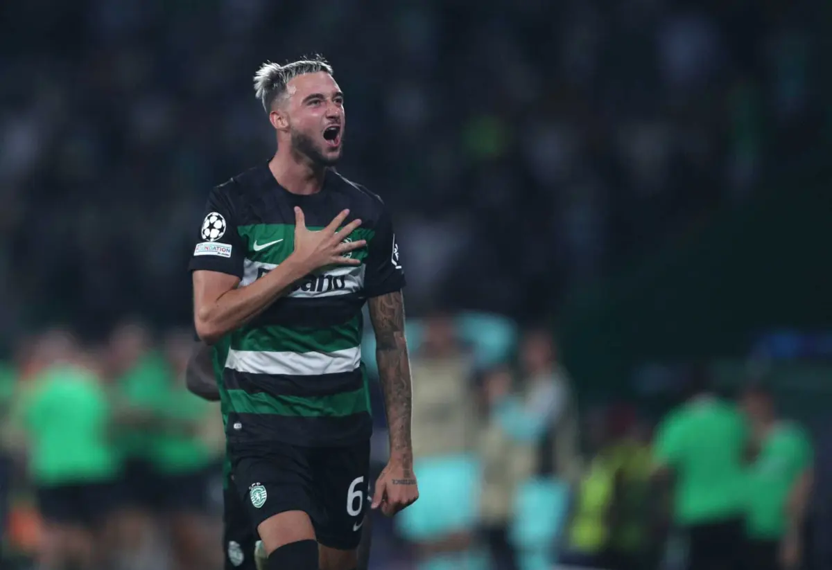 Debast, defesa contratado ao Anderlecht, tem sido o substituto de Coates