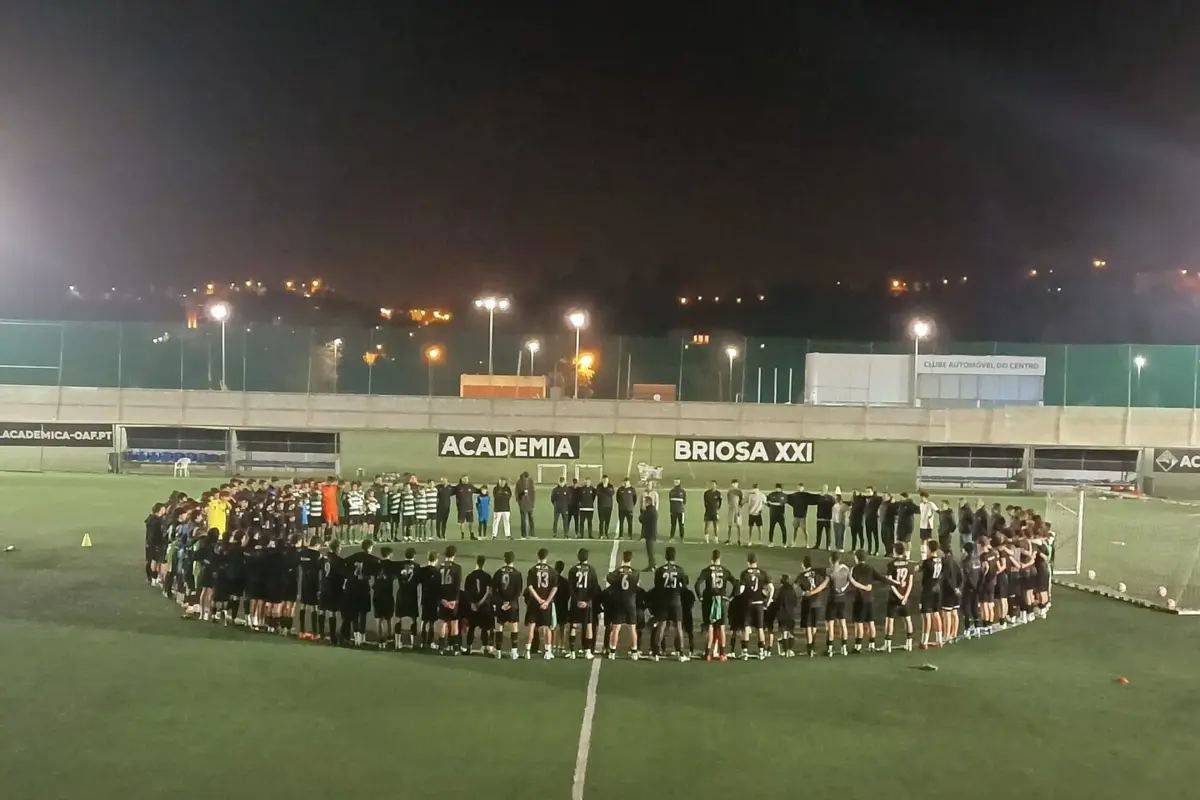 Colegas da Académica homenagearam André