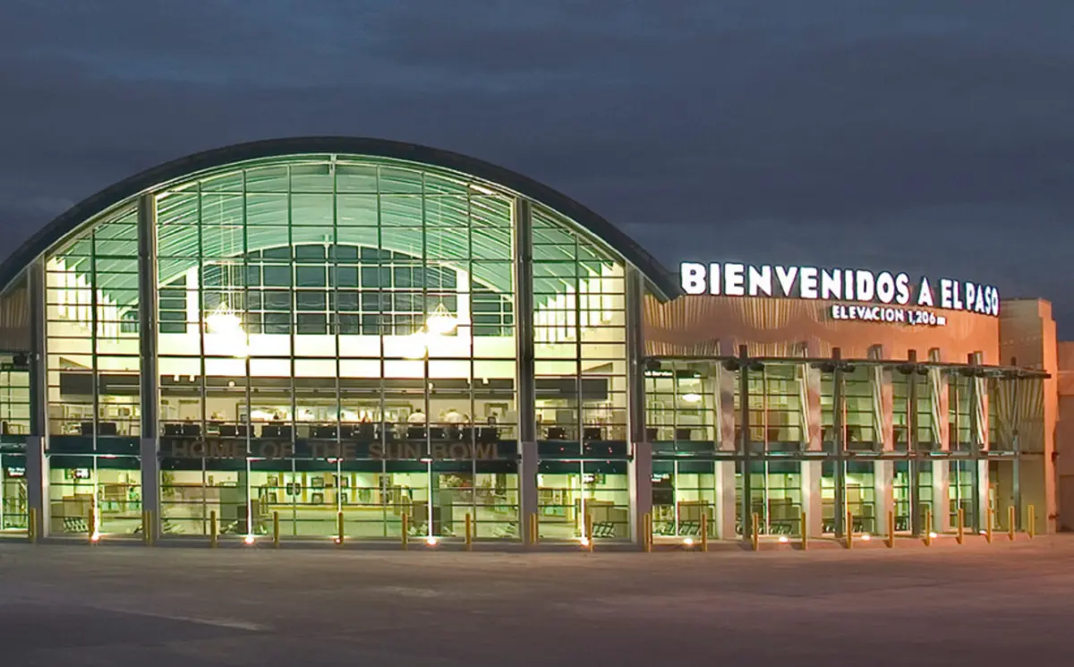 A autoridade aviação federal dos EUA encerrou esta quarta-feira o espaço aéreo em El Paso por dez dias, mas reverteu decisão