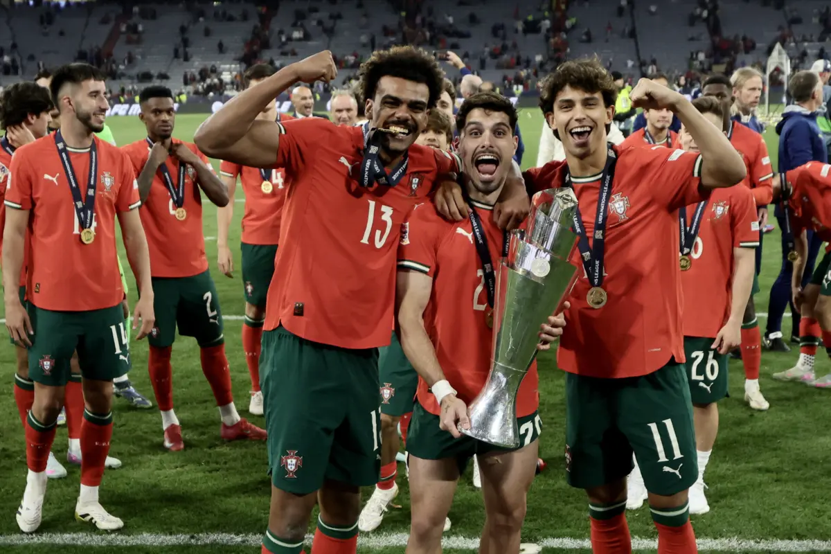 Renato Veiga, Pedro Neto e João Félix celebram o triunfo de forma entusiástica