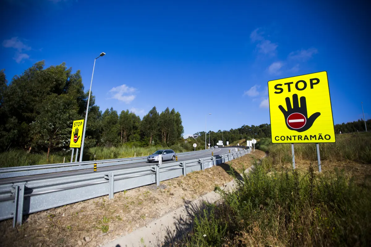 Em quatro anos, foram registados 1855 acidentes em contramão