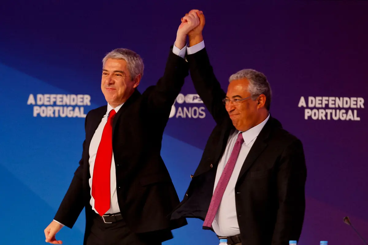António Costa e José Sócrates numa cerimónia em 2014