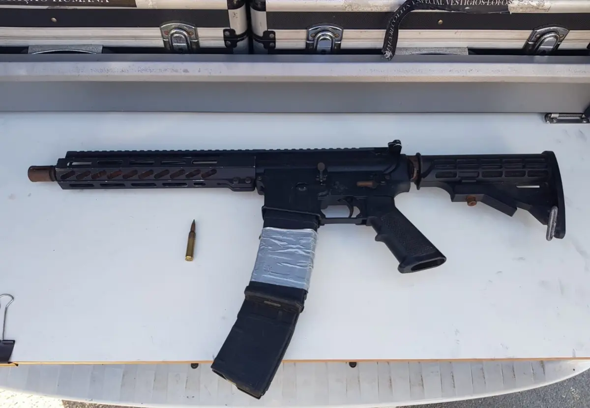 Grupo estava munido de quatro espingardas automáticas