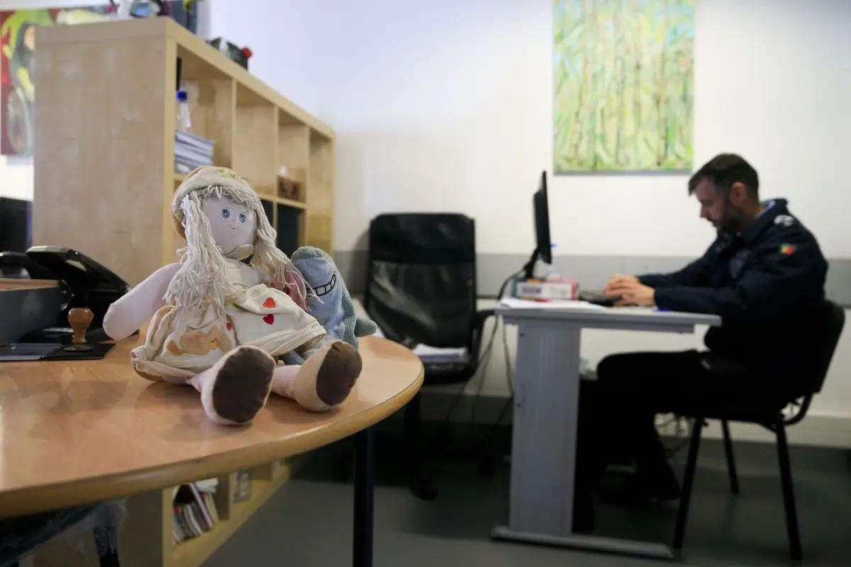 Vítima pediu ao pai que a deixasse sair de casa e foi apresentar queixa