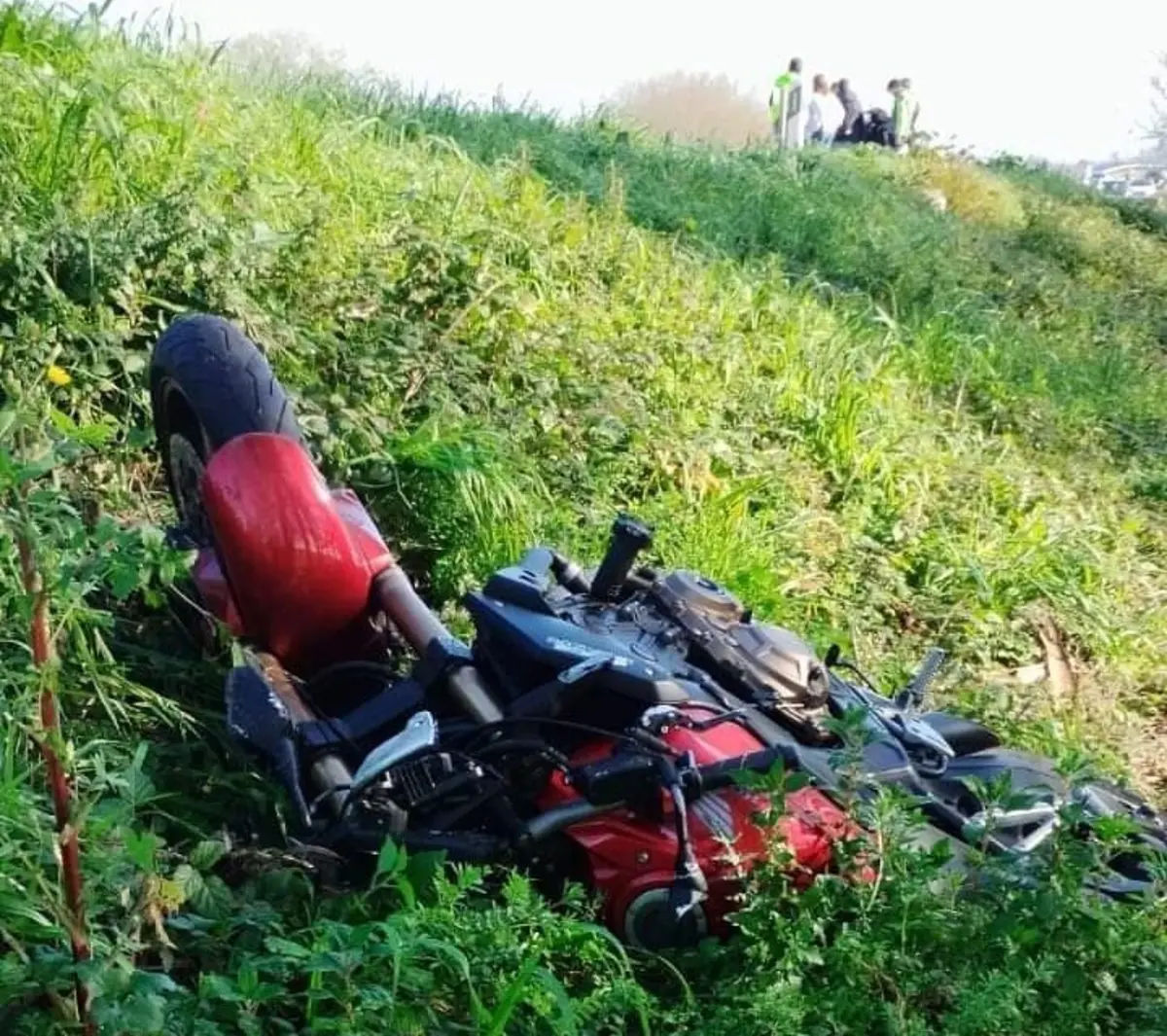 Moto da vítima saiu da estrada