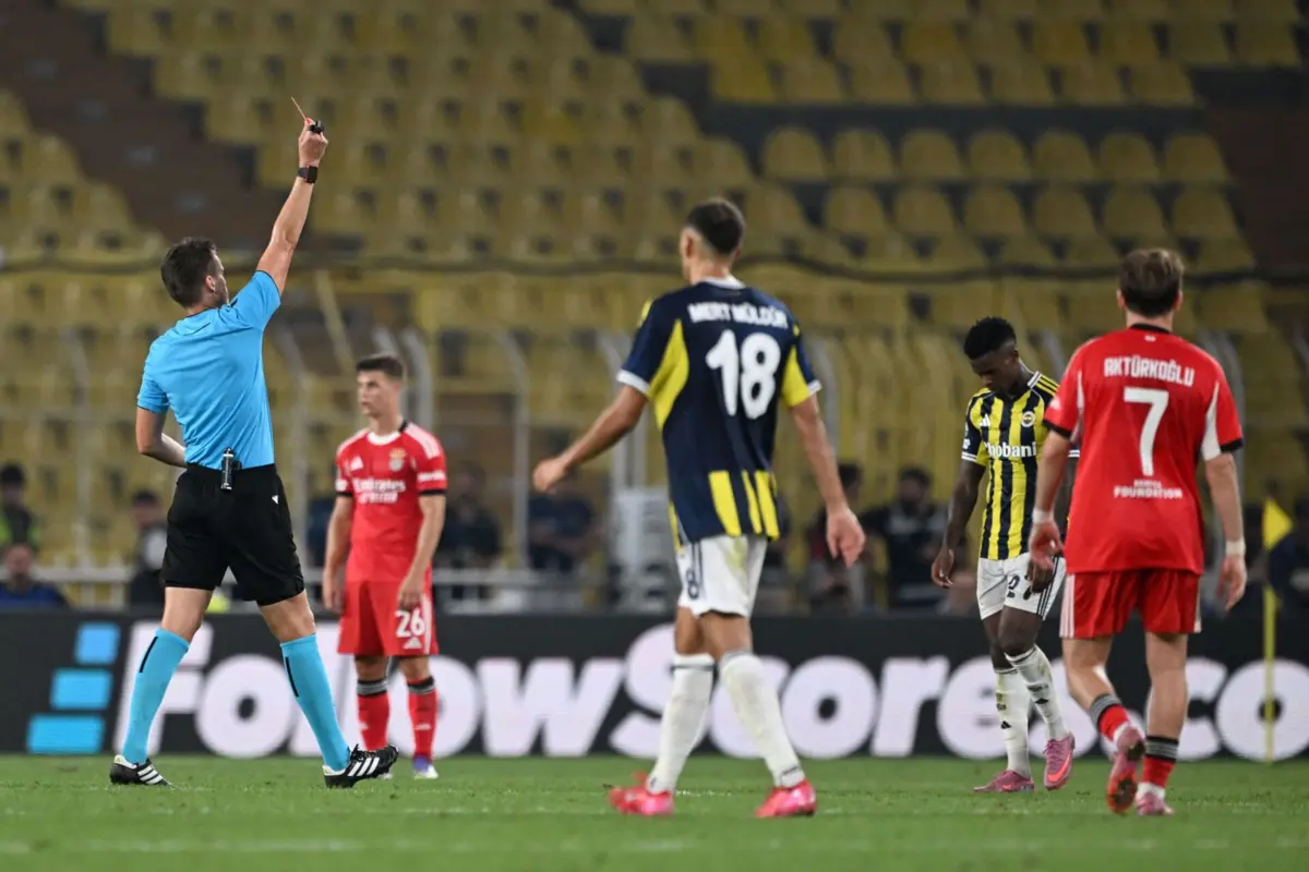 Árbitro já apitou o Benfica esta temporada