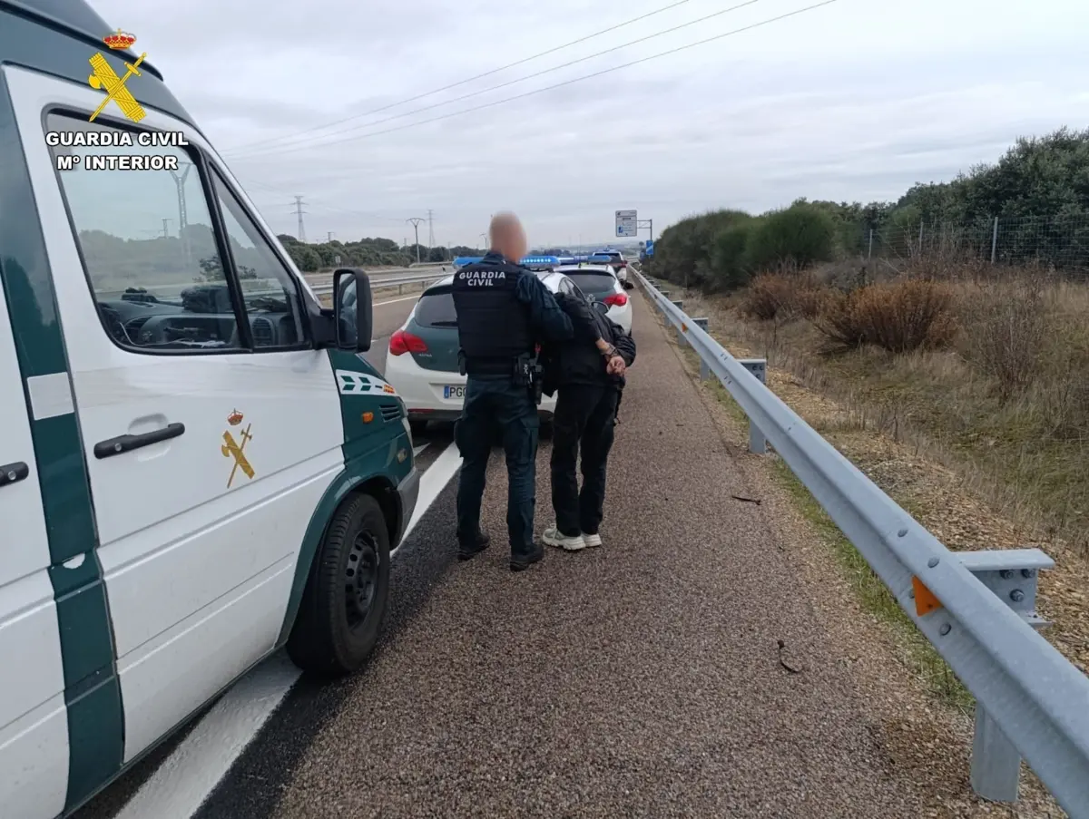Imagem de contexto do artigo Português detido após atirar haxixe pela janela do carro enquanto fugia à Polícia espanhola