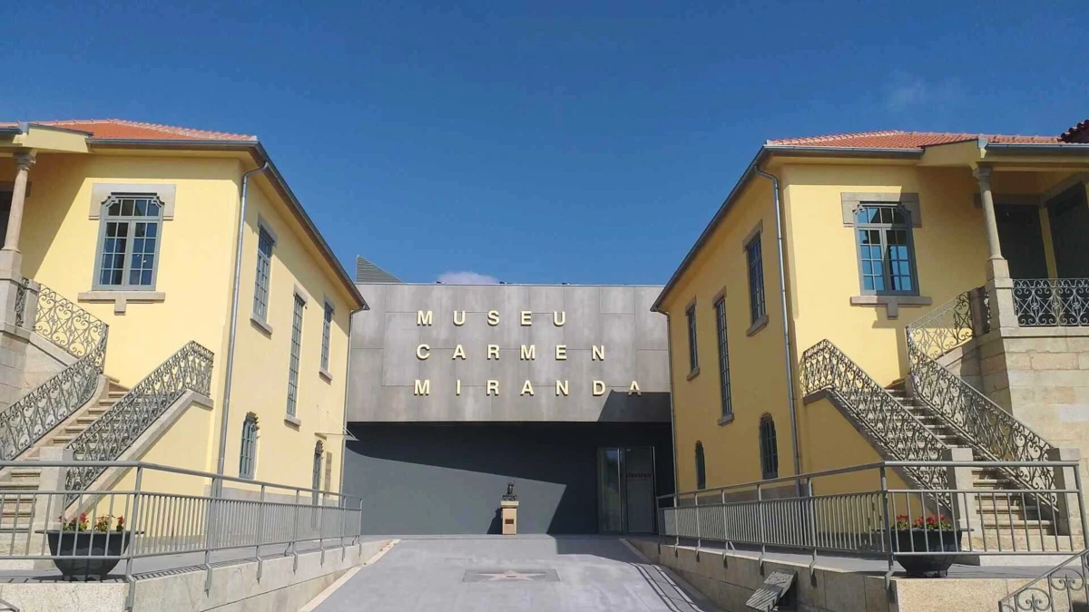 Imagem de contexto do artigo Pedro Adão e Silva inaugura Museu Carmen Miranda