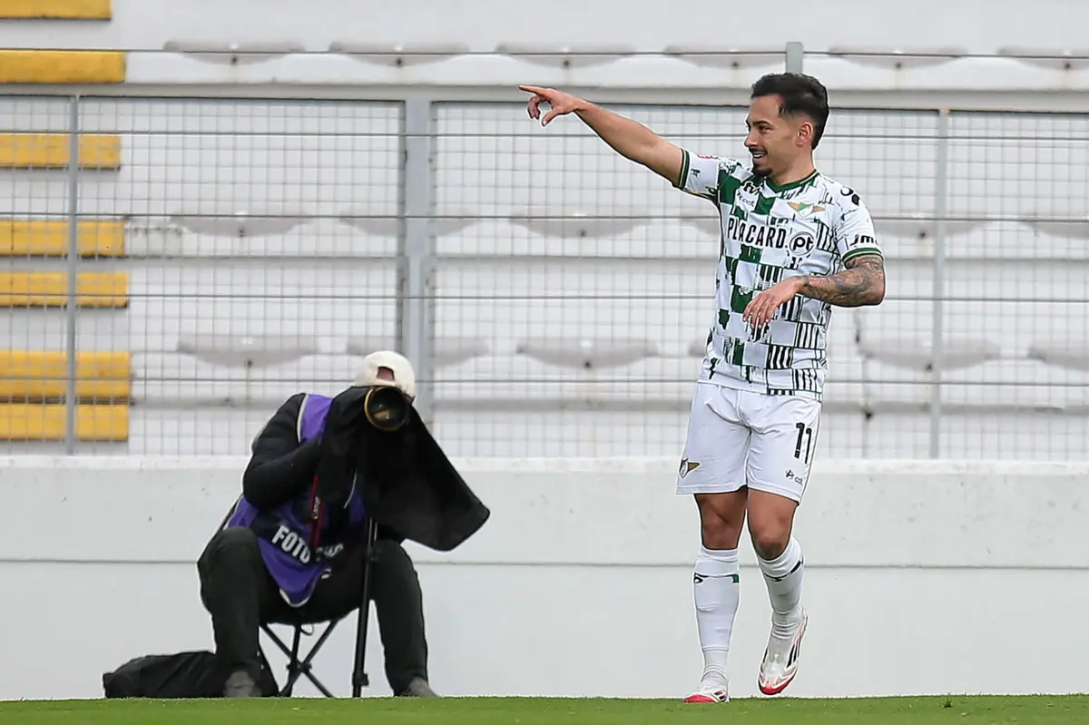 Alanzinho marcou três golos