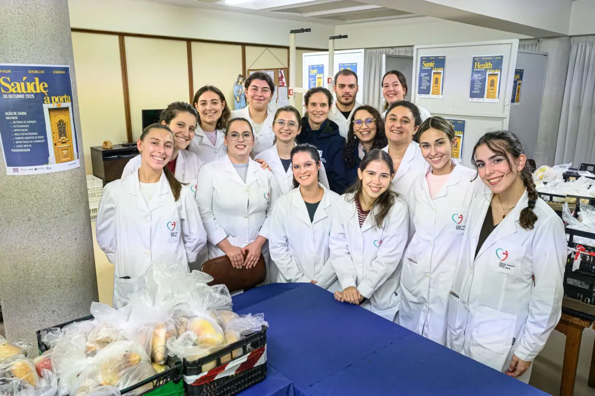 Cerca de 20 estudantes participam no projeto "Saúde à Porta"