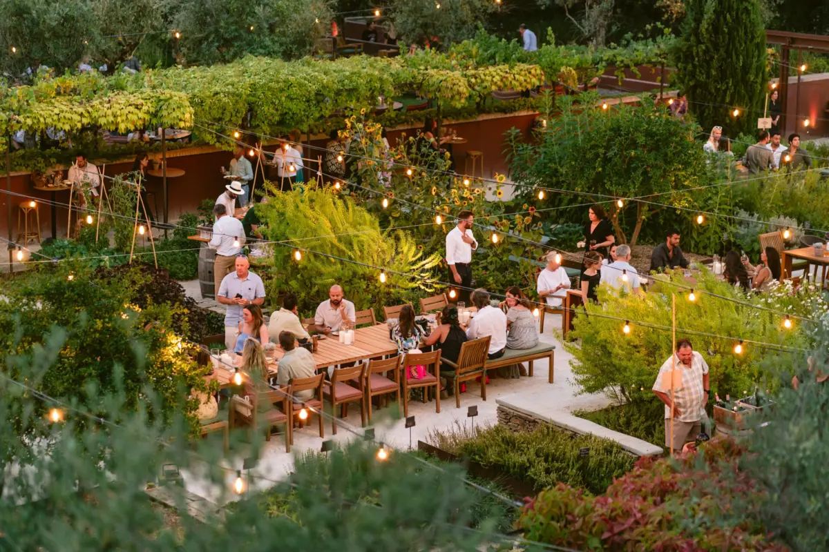 As festas decorrem na horta orgânica do hotel.