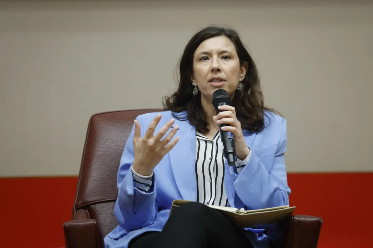 A candidata presidencial Mariana Leitão Mariana Leitão abordou a proposta defendida pelo almirante de uma menor ligação do Presidente da República aos partidos