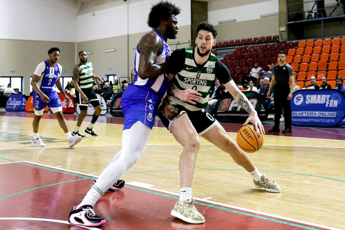 Leões e dragões em disputa pela Taça