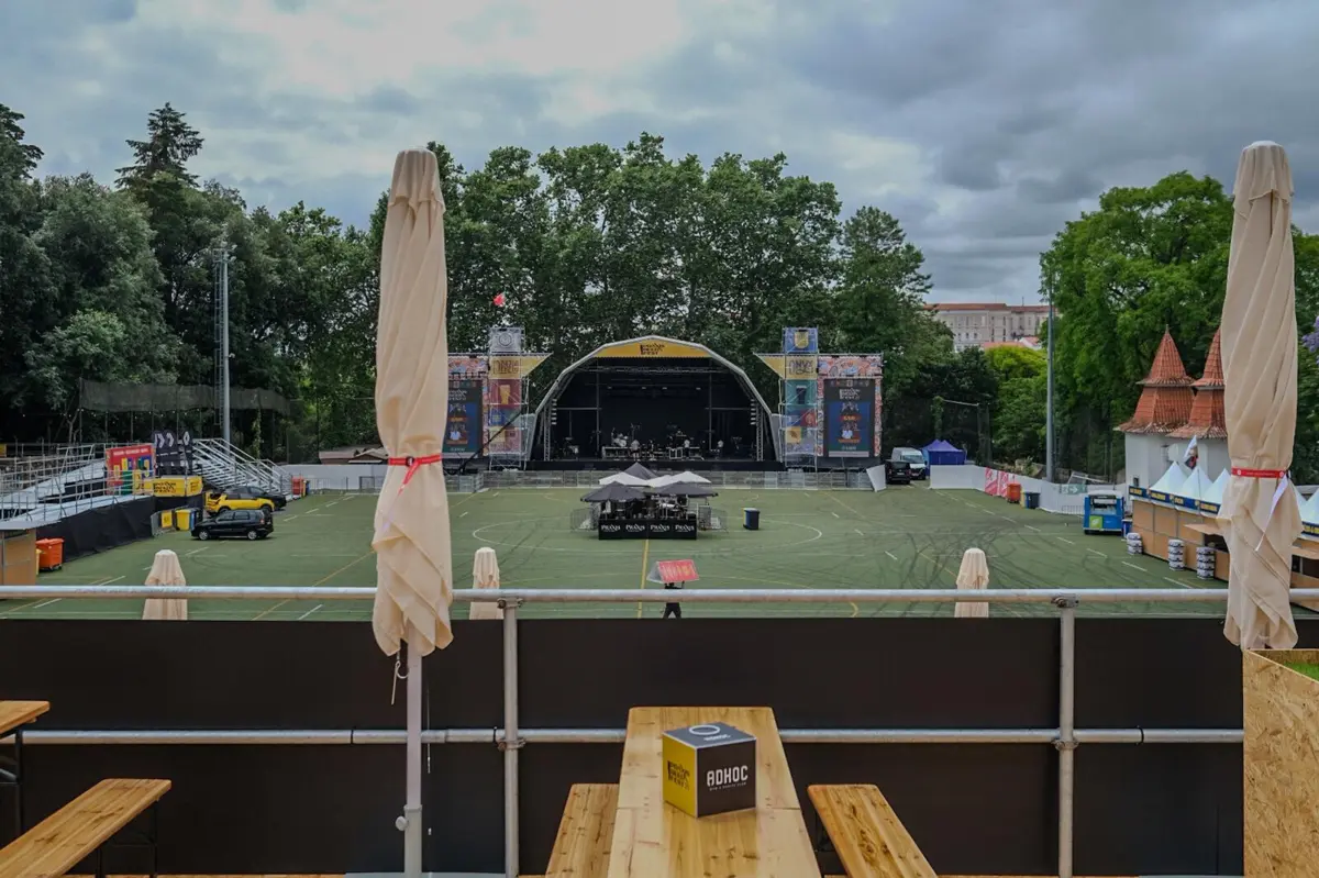 Preparativos no Campo de Santa Cruz, que terá no festival um novo acesso ao Jardim da Sereia