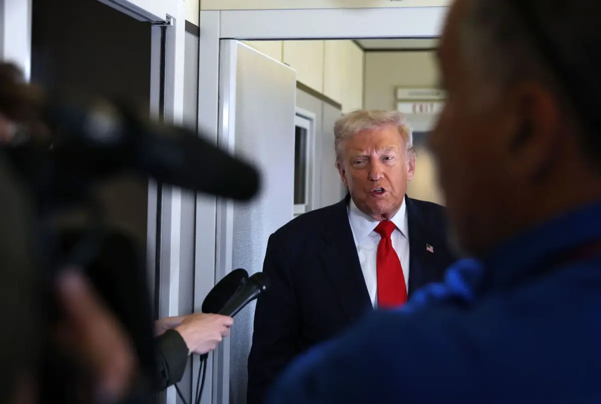 Donald Trump mudou de posição e garantiu que vai assinar a autorização de libertação de documentos de Jeffrey Epstein