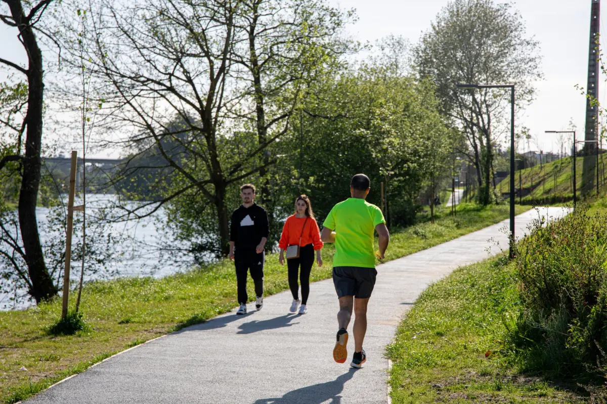 Passadiço tem como objetivo permitir e incentivar a mobilidade urbana ambiental