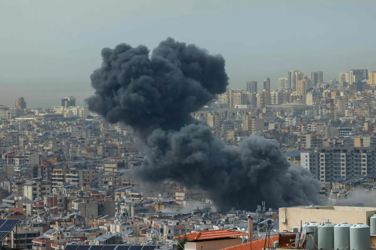 Israel está a conduzir uma ofensiva militar contra o Hezbollah na fronteira com o Líbano