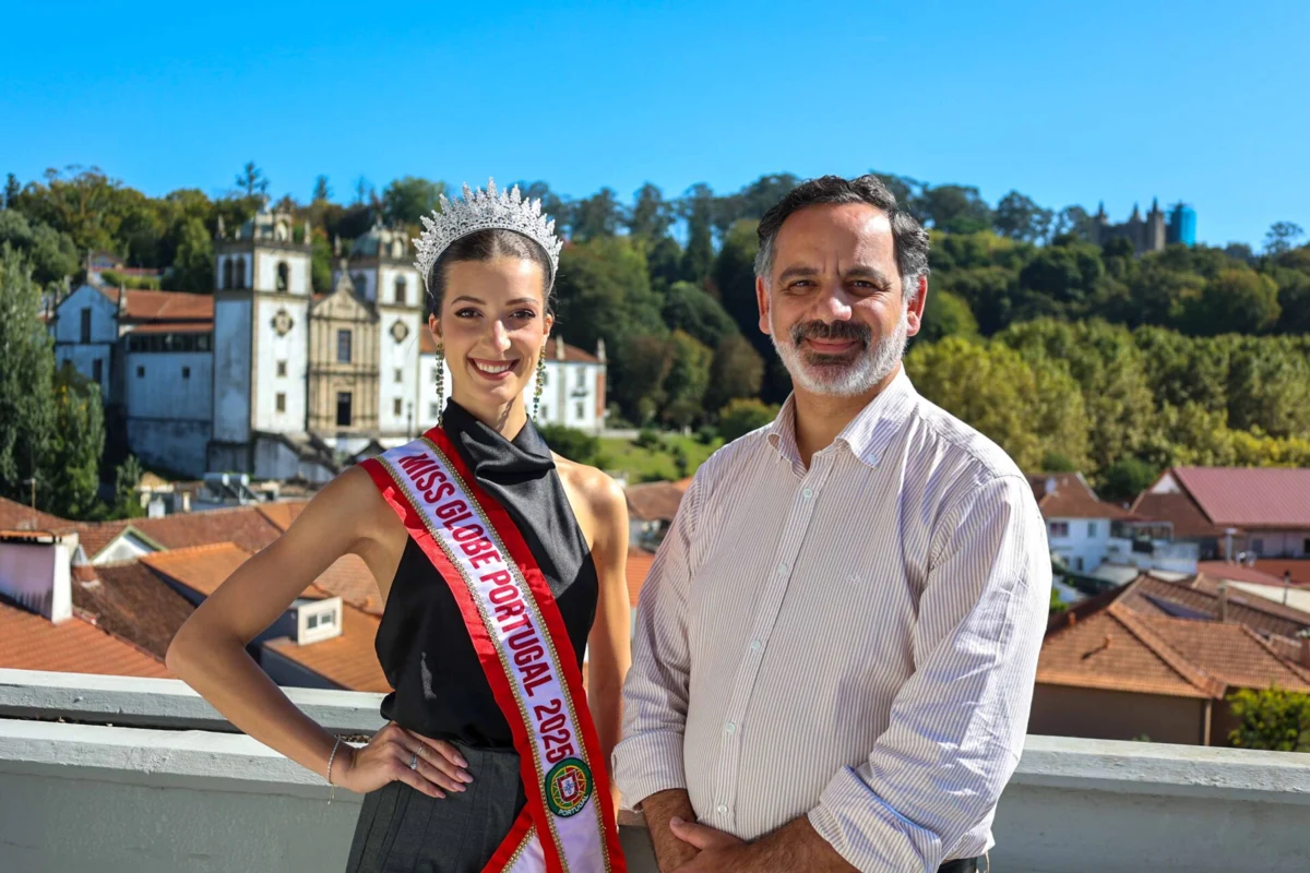 Ivone Carneiro com o presidente da Câmara de Santa Maria da Feira, Amadeu Albergaria