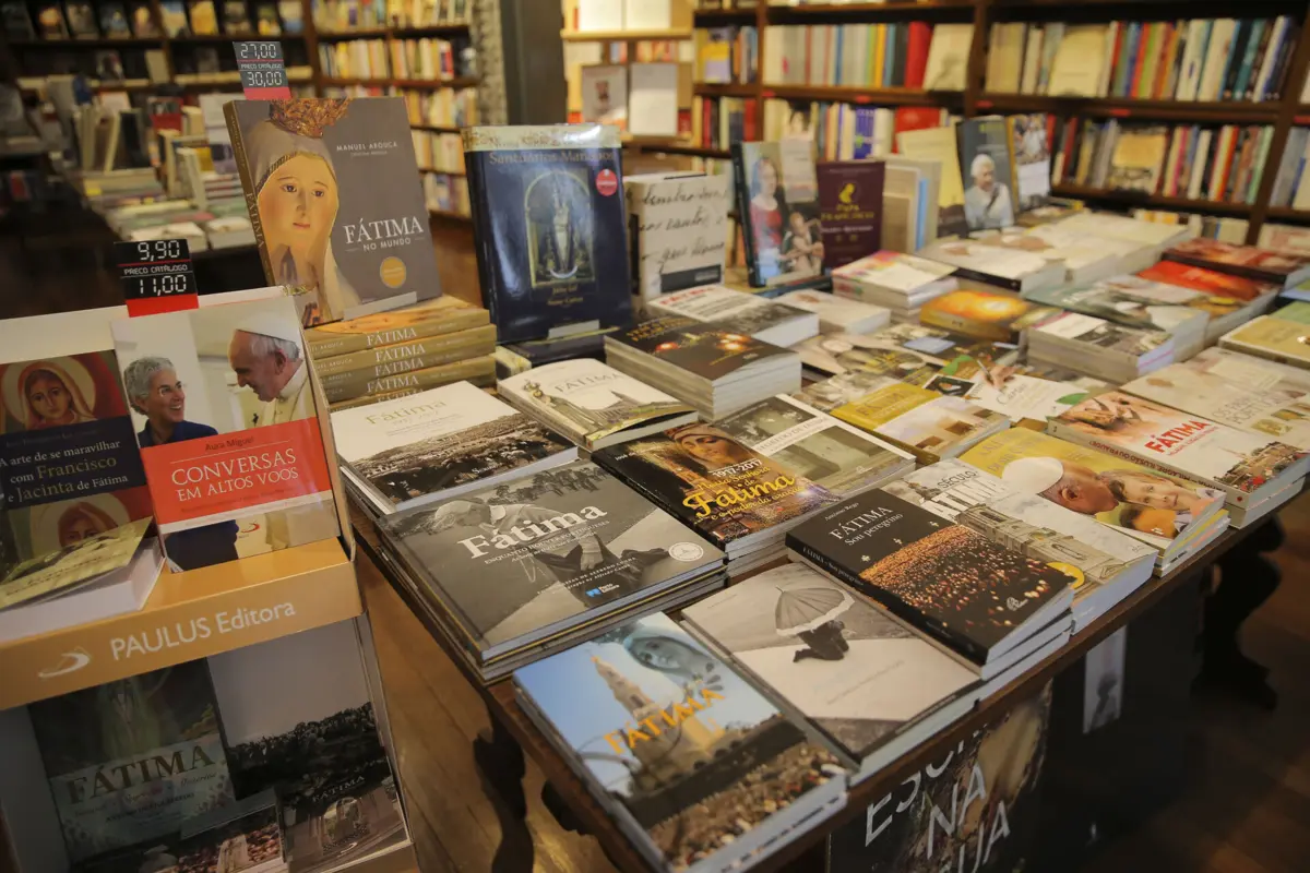 Livraria Latina na rua Santa Catarina, no Porto