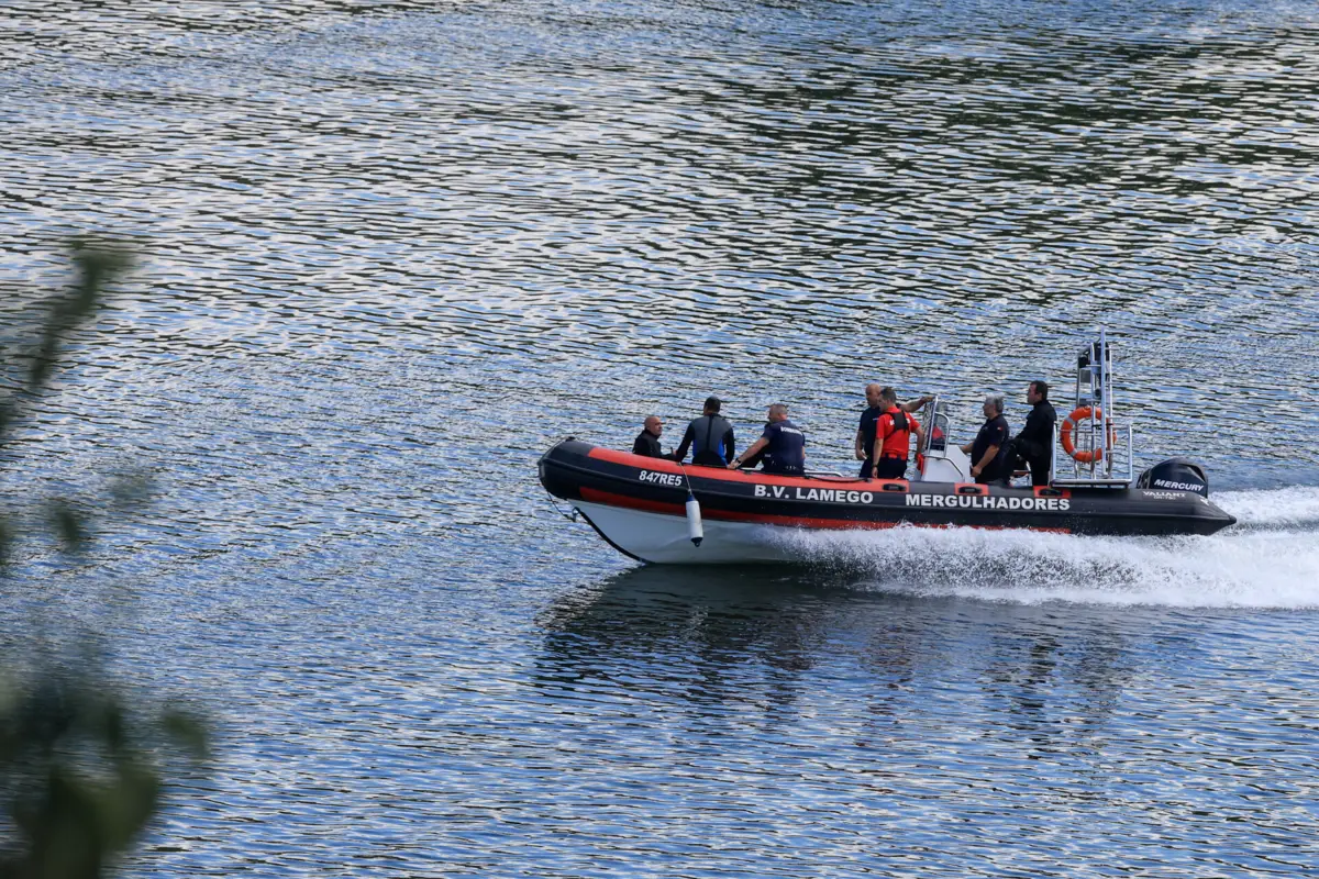 Imagem de contexto do artigo As imagens das buscas no local onde caiu o helicóptero com militares da GNR