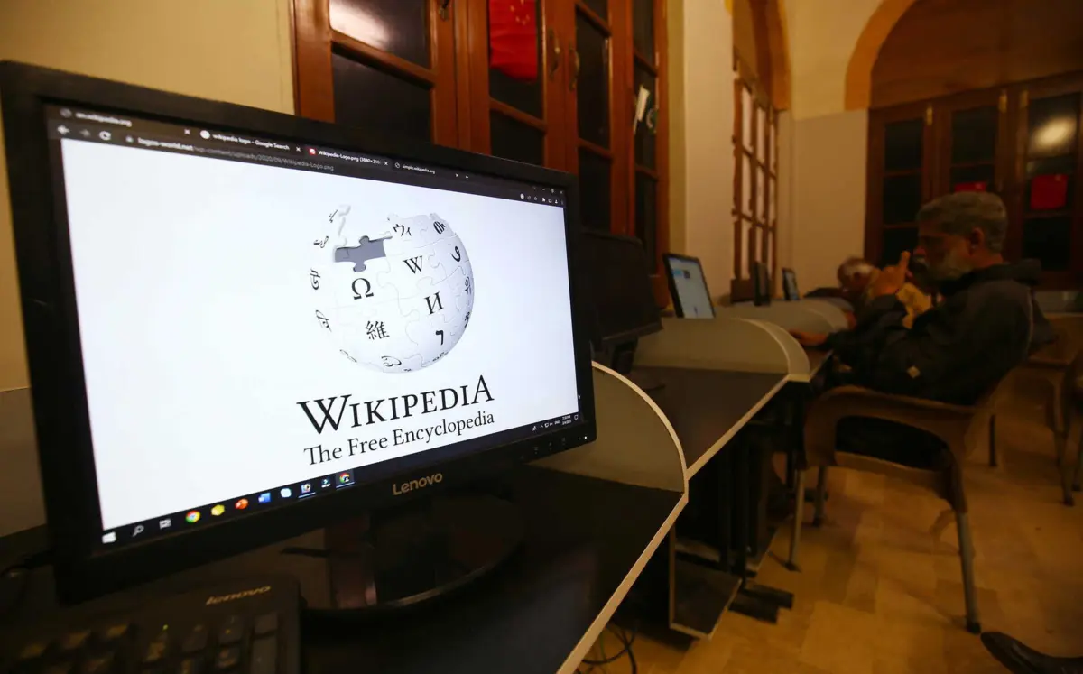 Wikipédia vai ter identificar autores que colocaram conteúdo falso