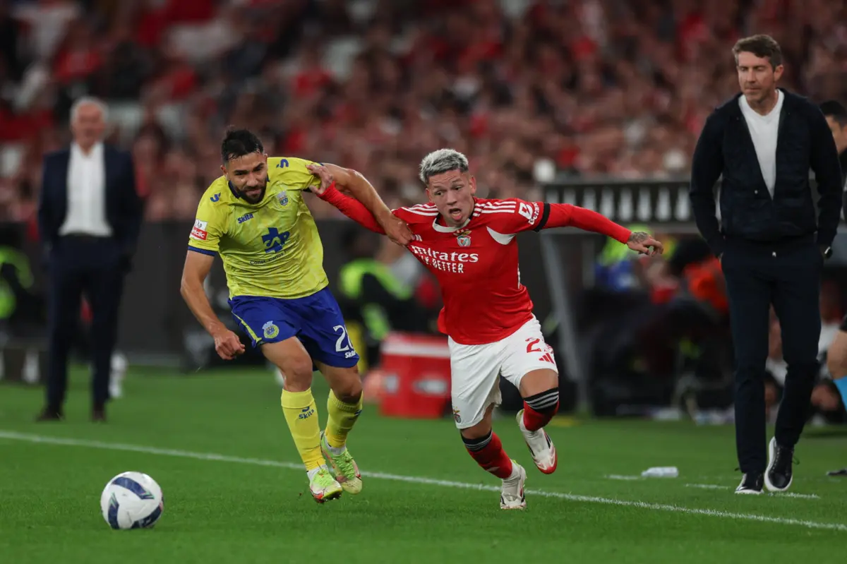 Benfiquista Prestianni espreita a estreia na seleção principal da Argentina