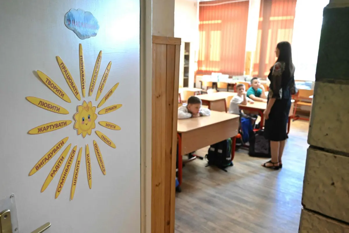 Muitas escolas continuam encerradas devido às hostilidades