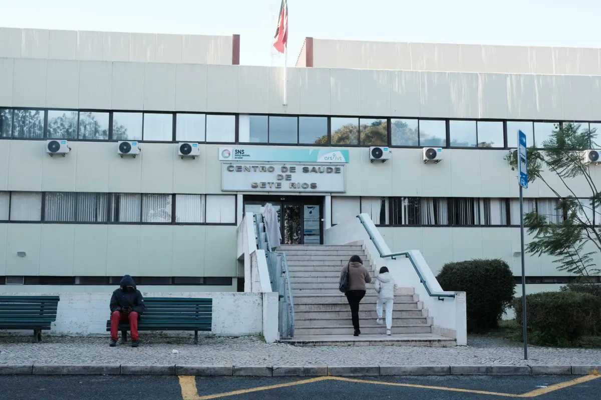 Em caso de emergência, os cidadãos devem contactar a linha 112