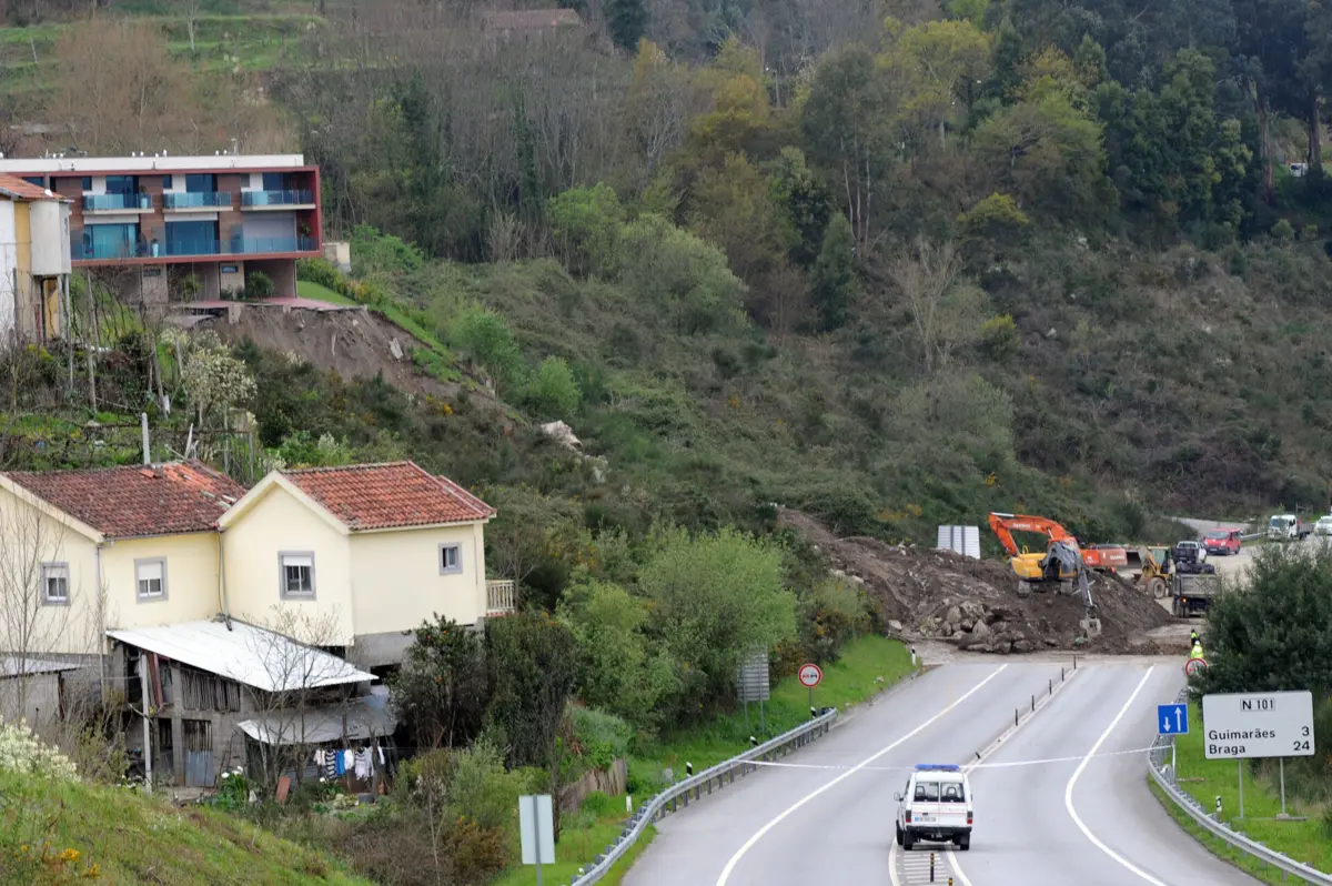 Imagem de contexto do artigo Dois engenheiros condenados a pena suspensa por derrocada em Guimarães