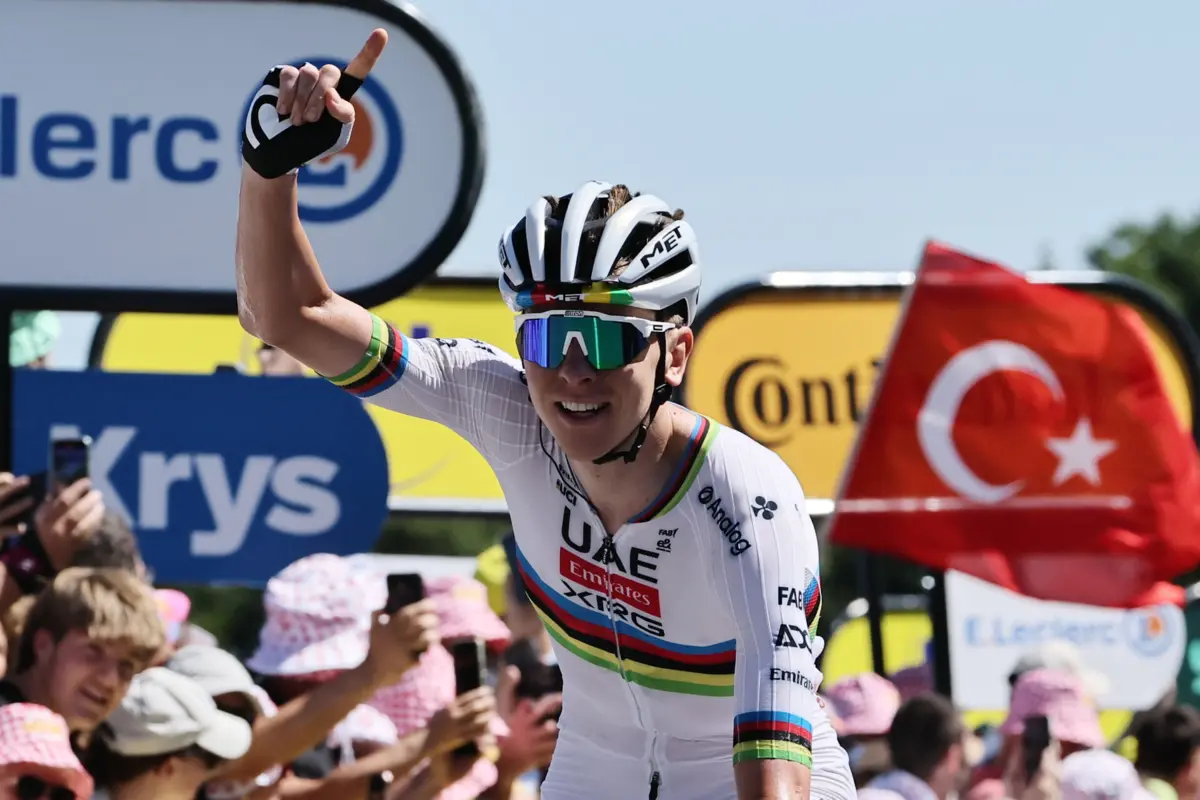 Pogacar segue dominador