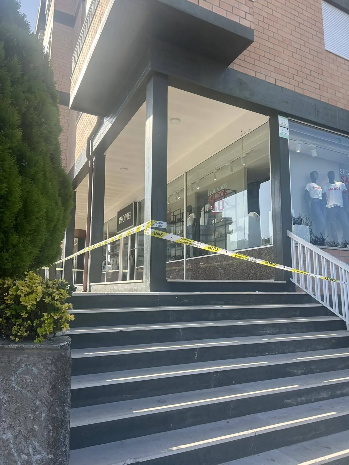 Loja de roupa foi assaltada de madrugada