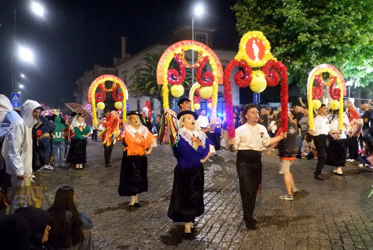 Arcos e coreografias são atrativos da festa em Vila do Conde