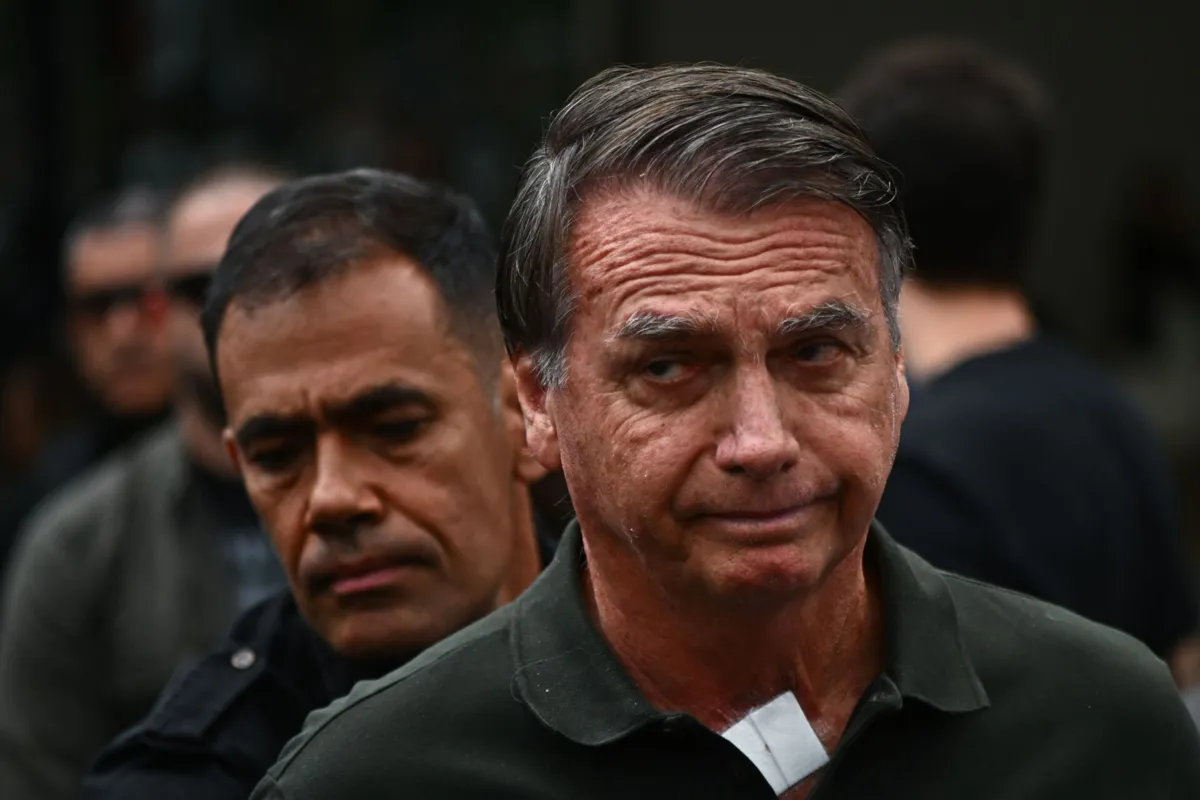 Imagem de contexto do artigo Bolsonaro levado para o hospital sob escolta policial