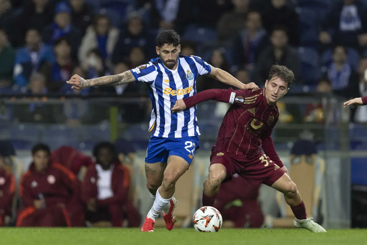 O duelo da primeira mão, no Dragão, ficou empatado a uma bola