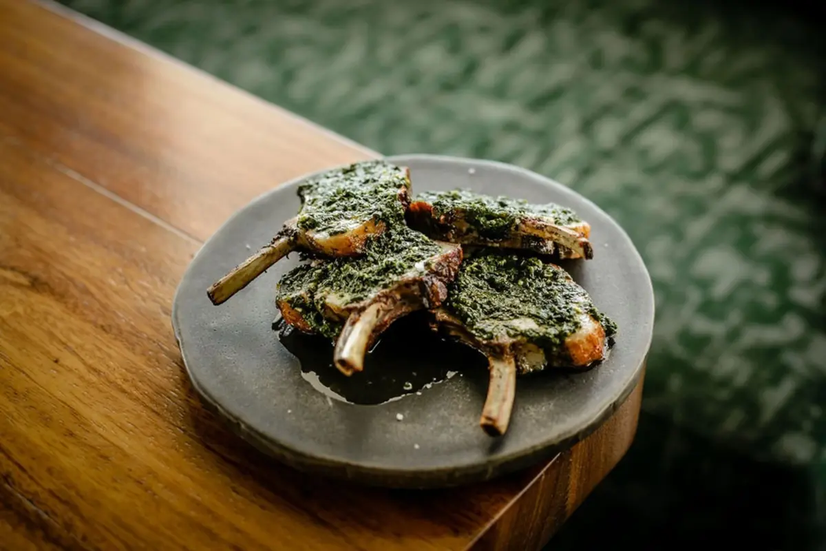 Imagem de contexto do artigo Rossio Gastrobar: há novos e frescos pratos para provar no terraço panorâmico de Lisboa