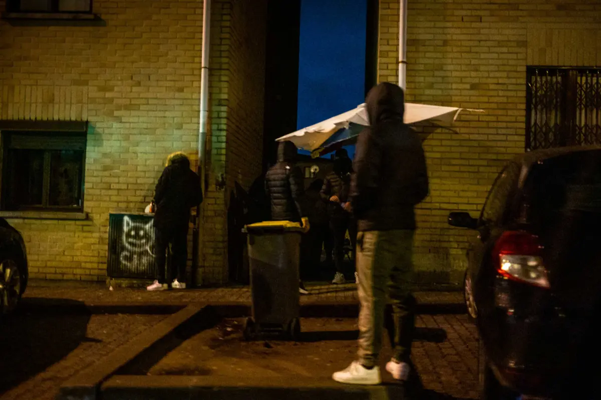 Os agentes da PSP terão agredido um consumidor de estupefacientes, por razões não apuradas, e apreendido estupefaciente destinado à remuneração dos consumidores