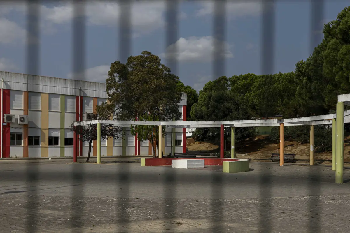 Escola Básica 1, 2 e 3 de Azambuja reabriu mas 130 alunos não foram às aulas