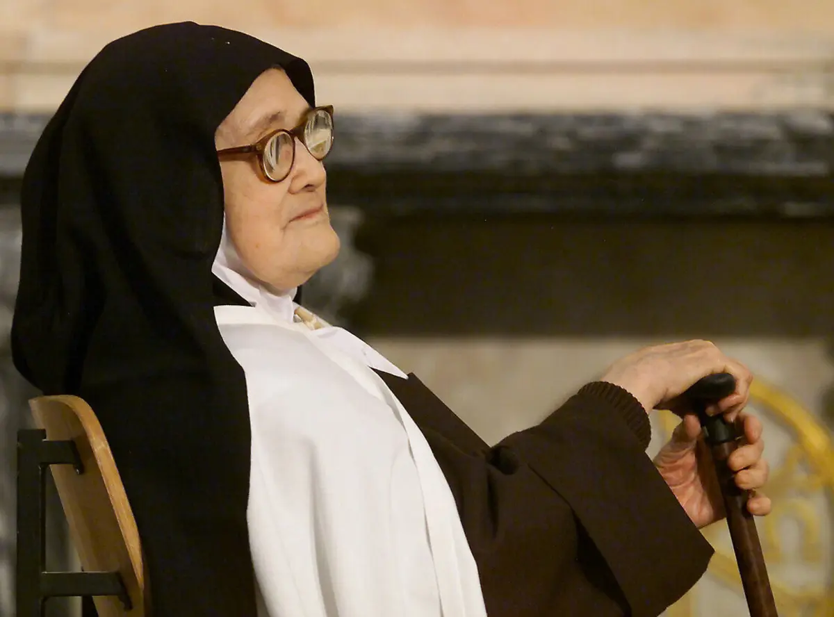 Imagem de contexto do artigo Irmã Lúcia "merece ser levada aos altares como Santa"