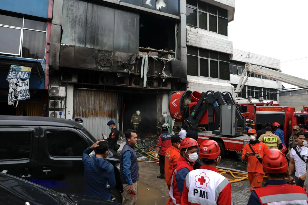 Imagem de contexto do artigo Indonésia investiga incêndio em edifício que provocou 22 mortos