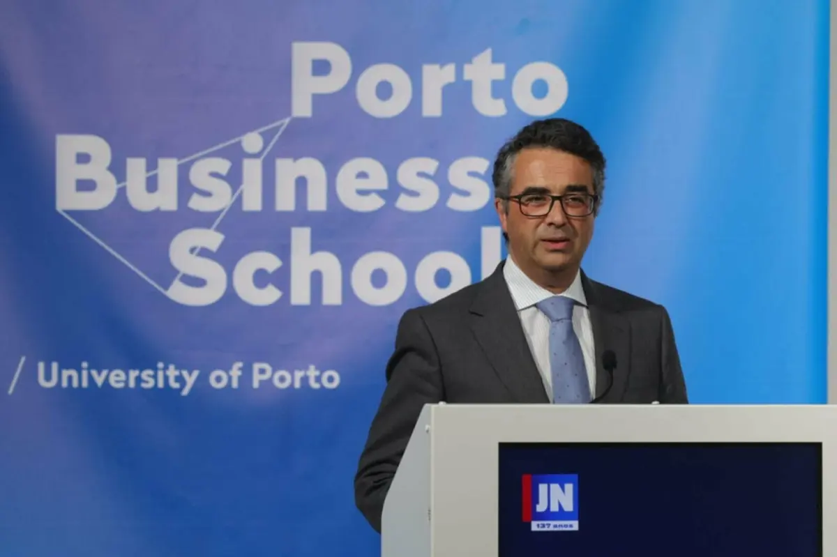 Nuno Fernandes é professor catedrático no IESE Business School