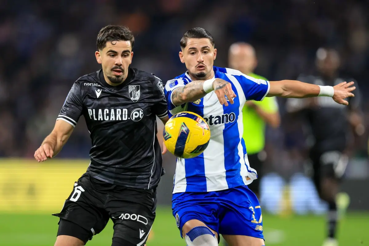 Depois da derrota na Taça da Liga, o F. C. Porto volta a receber o Vitória