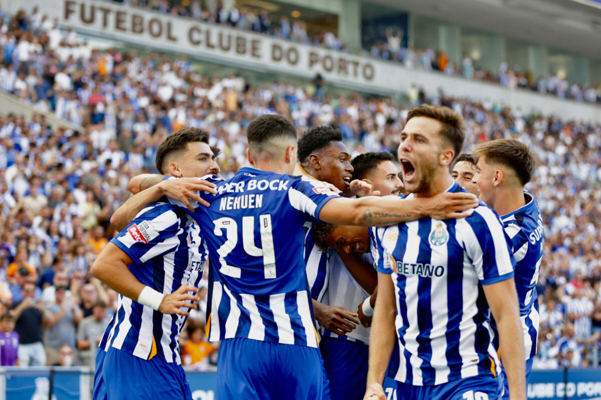 Imagem de contexto do artigo FC Porto em busca de glória na Liga Europa, sem desviar o foco