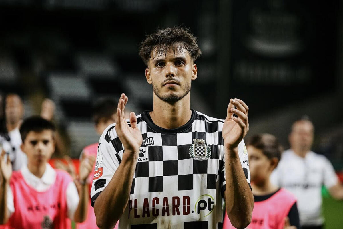 Miguel Reisinho vai assinar pelo Mamelodi Sundowns - O Jogo