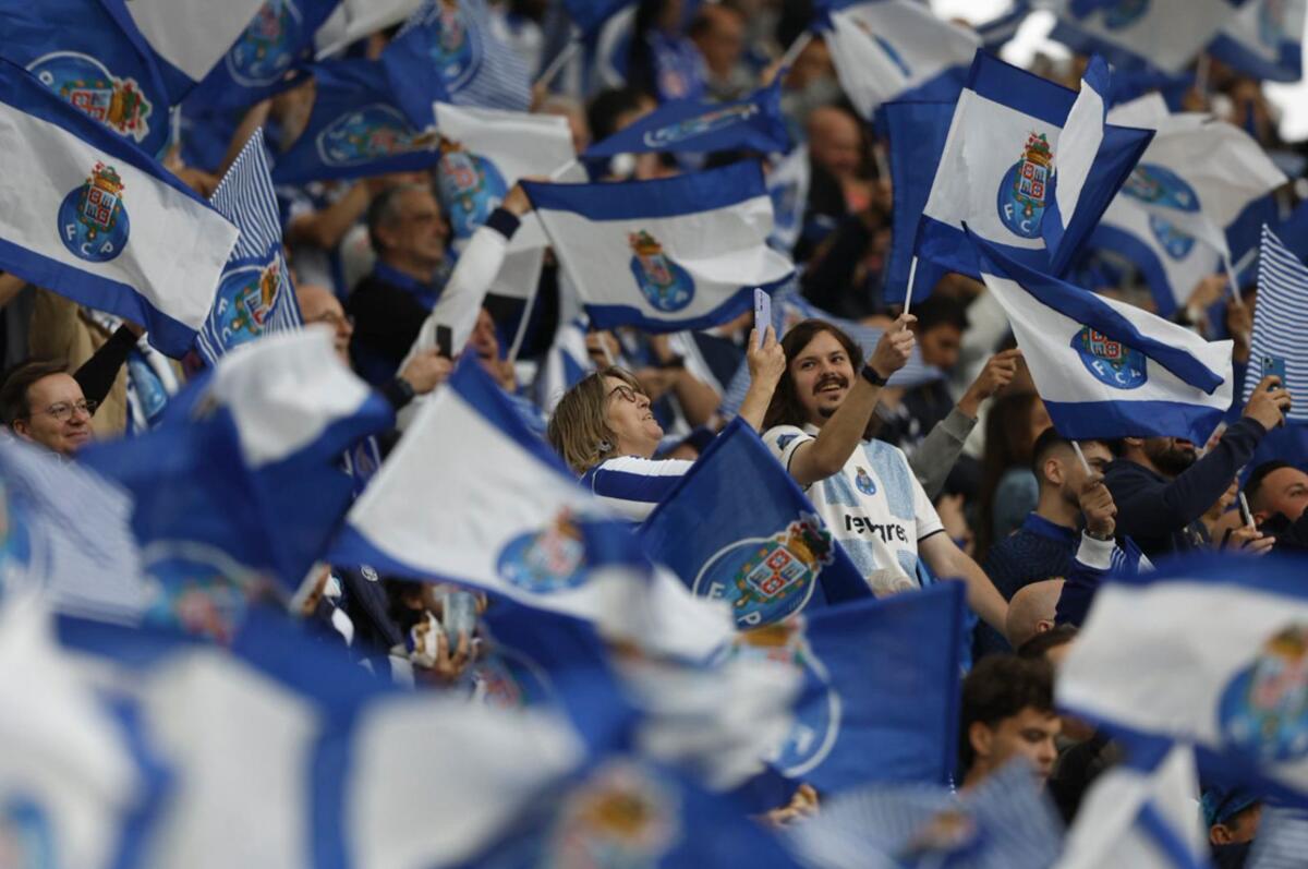 FC Porto cai 4,73% na bolsa após título, mas ações tinham subido 13,42% na véspera