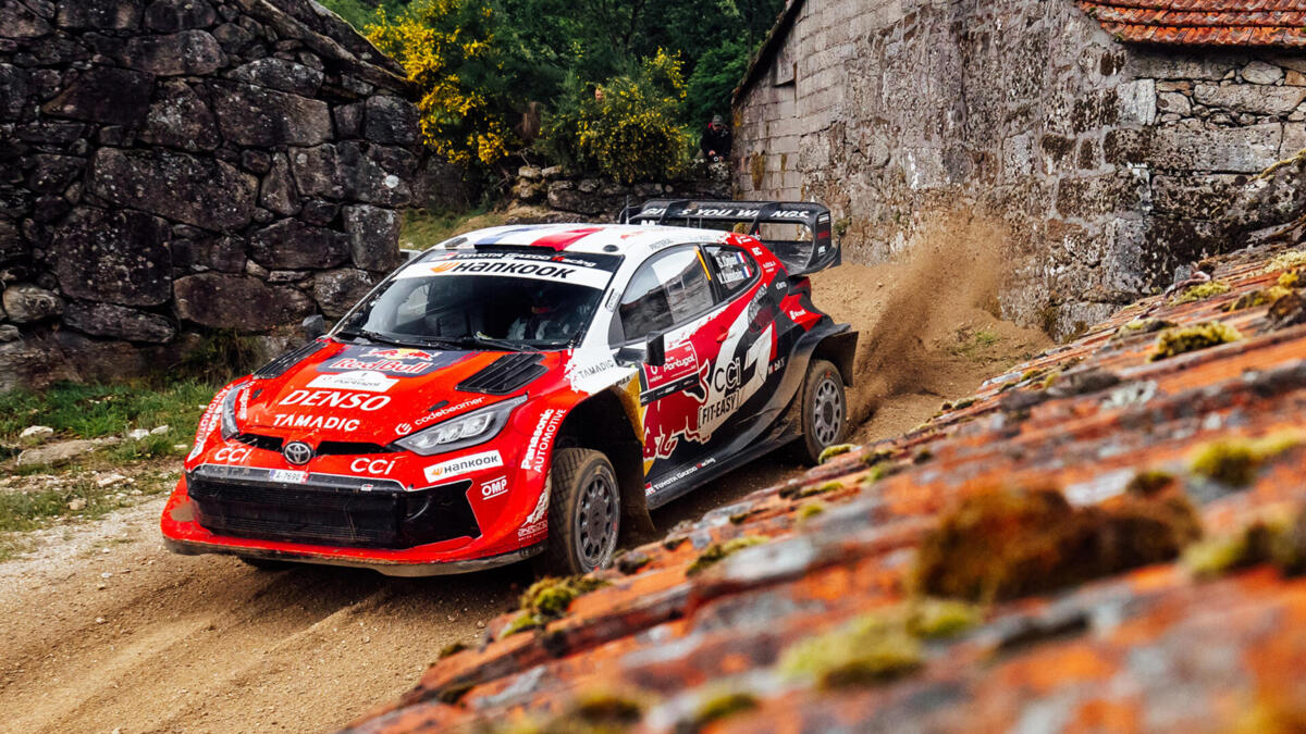 Ogier loses time to Thierry Neuville at the start of the final day of the Rally de Portugal