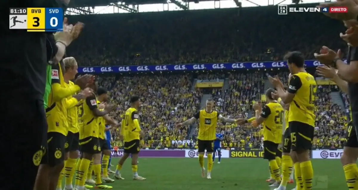 Guarda de honra a Reus (créditos: DAZN)