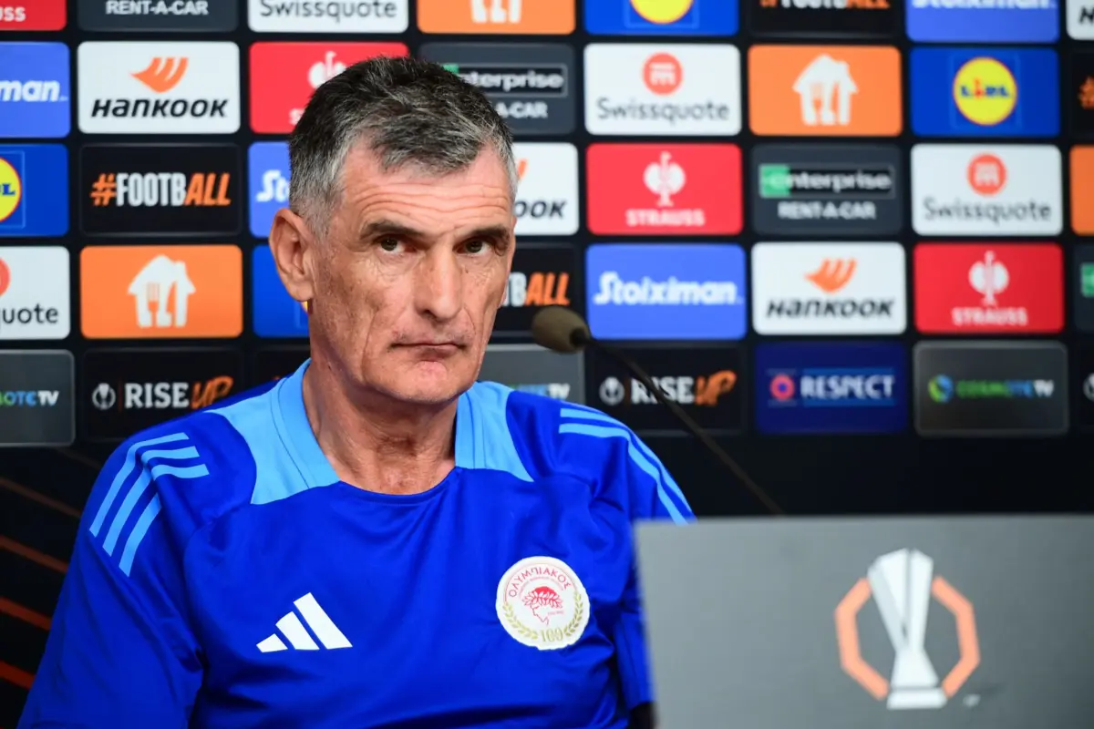 José Luis Mendilibar (Créditos: Olympiacos FC)