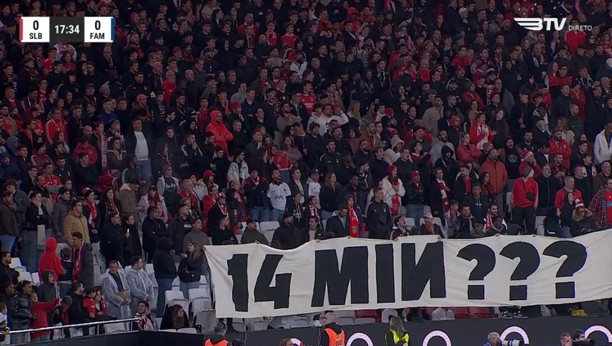 Tarja de adeptos do Benfica