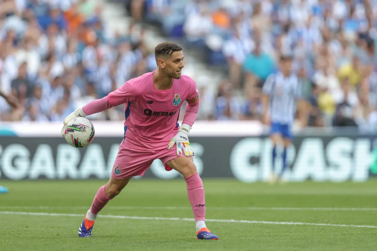Cláudio Ramos deve ser o titular na baliza (Créditos: Miguel Pereira/Global Imagens)